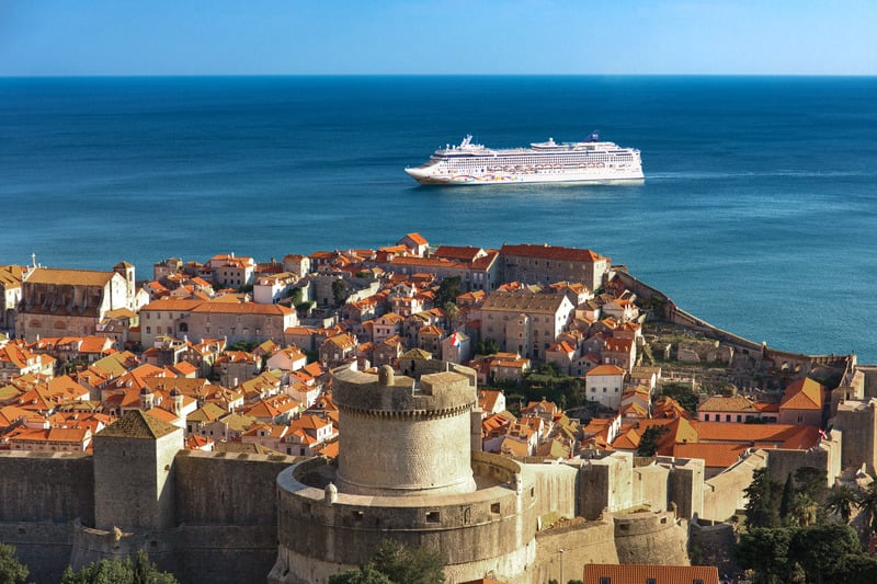Norwegian Star in Dubrovnik Norwegian Star Dry Dock Details & Time Lapse Video