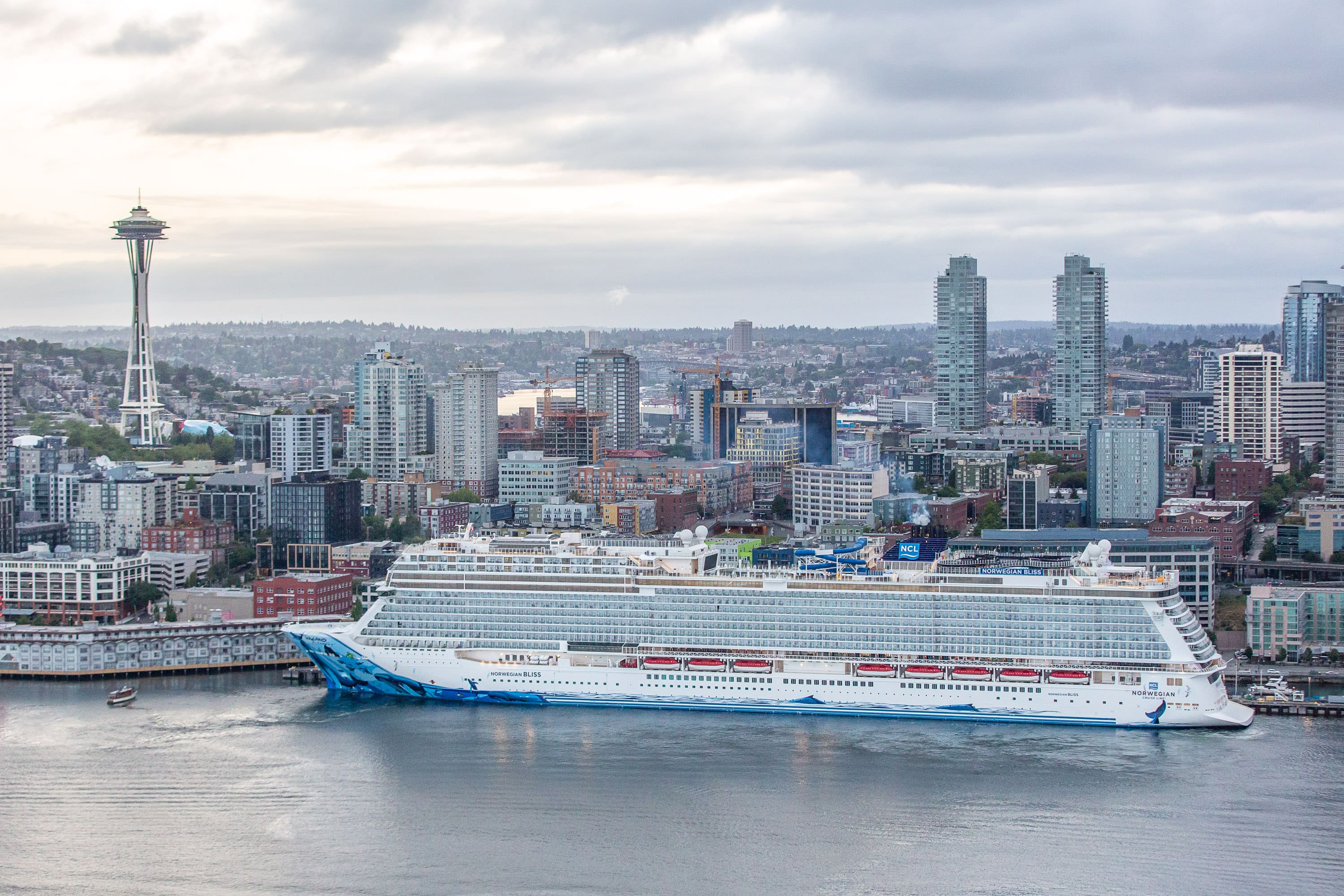 El Norwegian Bliss Hace Historia En Seattle Como El Barco Mas Grande Que Ha Sido Bautizado En El Puerto Es