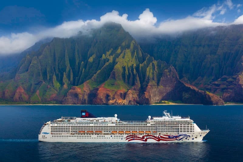 NCL Cruise Line, Pride of America, Na Pali Coast, Kauai, Hawaii NCL Cruise Line, Pride of America, Na Pali Coast, Kauai, Hawaii